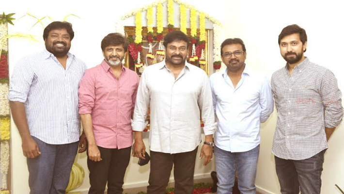 కుర్ర దర్శకుల తో మా కుర్ర హీరో మెగా స్టార్! అంటూ తెగ మురిసి పోతున్న మెగా అభిమానులు