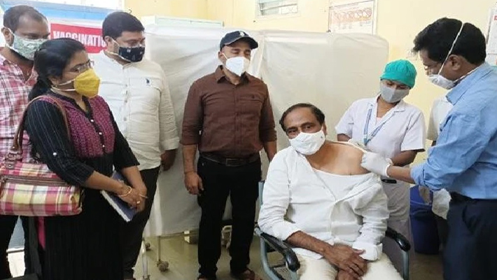 కరోనా వ్యాక్సిన్ తీసుకున్న తొలి ఎమ్మెల్యే..