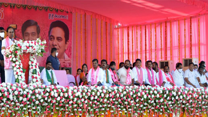 నల్గొండ జిల్లా పంచాయతీలకు సీఎం కేసీఆర్ కానుక