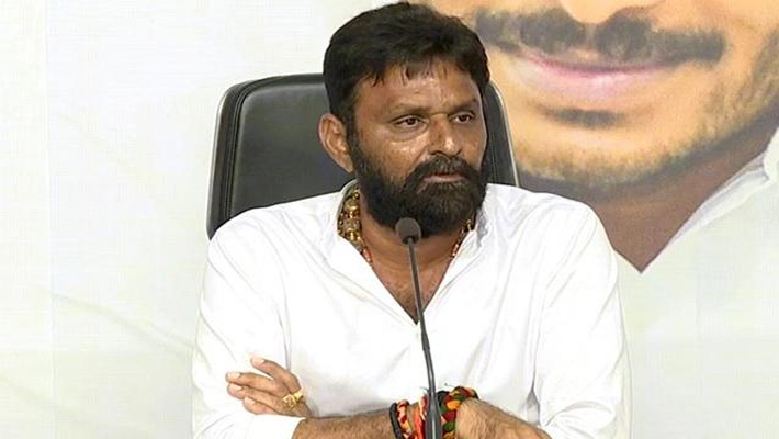 మంత్రి కొడాలి నానికి షోకాజ్ నోటీసు