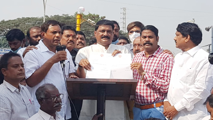 కార్మిక సంఘాల సమక్షంలో.. గంటా మరోసారి రాజీనామా