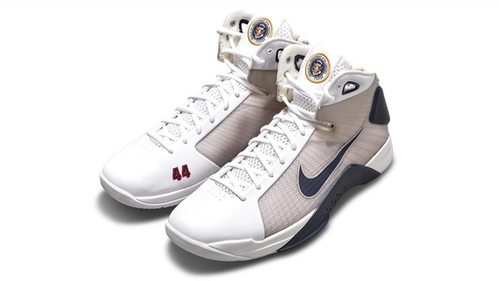 వేలానికి మాజీ అధ్యక్షుడి షూస్ వేలానికి మాజీ అధ్యక్షుడి షూస్