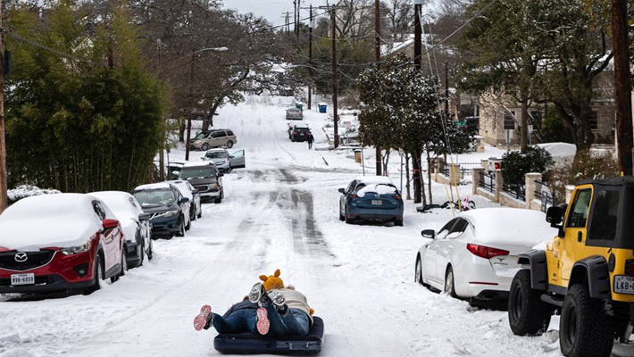 మంచు తుపానుకు వణుకుతున్న అమెరికా…