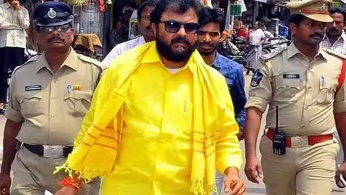 మాజీ ఎమ్మెల్యే చింతమనేని ప్రభాకర్ అరెస్టు