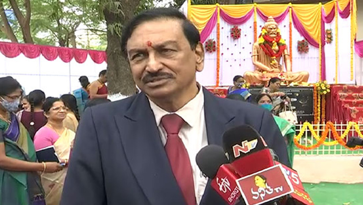 ఎన్టీఆర్ హెల్త్ యూనివర్సిటీ వీసీ సంచలన వ్యాఖ్యలు