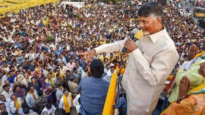 పంచాయతి ఎన్నికల ఫలితాలు-  నాయకులకు దైర్యం చెప్పిన కార్యకర్తలు