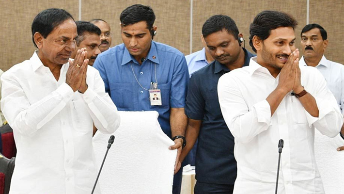 కేసీఆర్ అనుభవమే జగన్ కు కూడా ఎదురవుతుందా…?