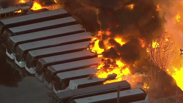 కాలిఫోర్నియాలో భారీ అగ్నిప్రమాదం