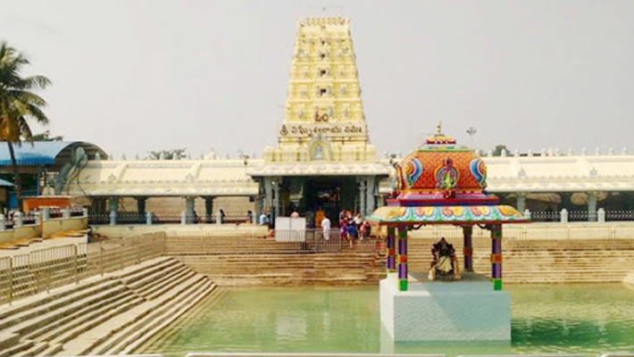 కాణిపాకం వినాయకునికి ప్రవాస భారతీయుడు భారీ విరాళం