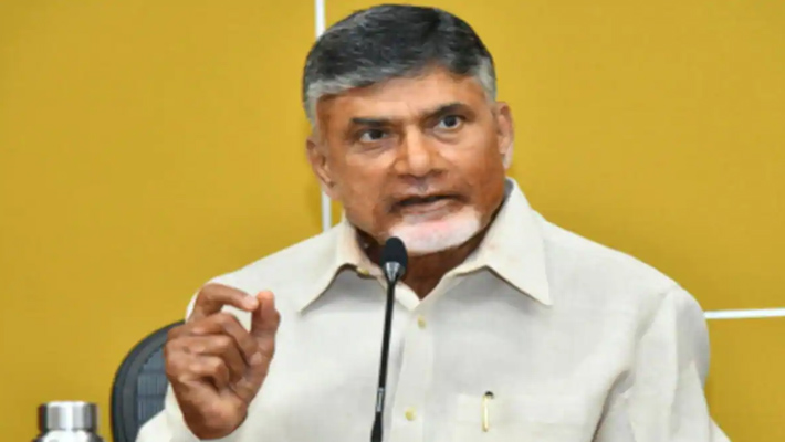 దాడి చేసిన వారిపై కాకుండా… గాయపడిన వారిపై కేసులా?