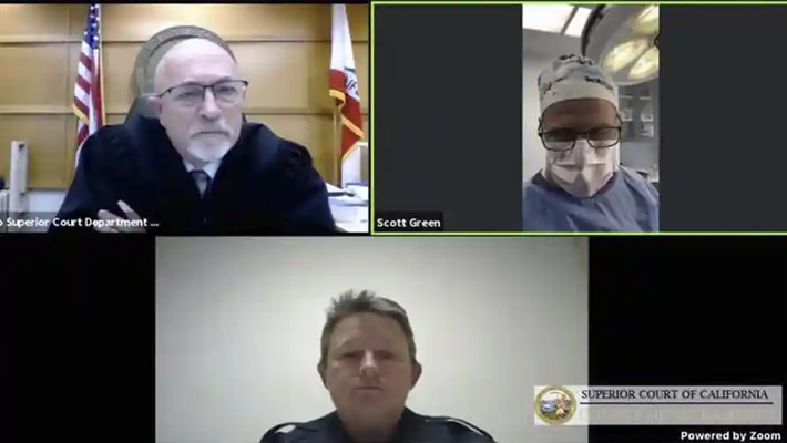 సర్జరీ చేస్తూ..  ఆన్‌లైన్‌లో కోర్టు విచారణకు