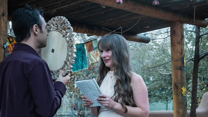 పెండ్లి కొడుకు లేకుండానే.. పెళ్లి చేసుకుంది!