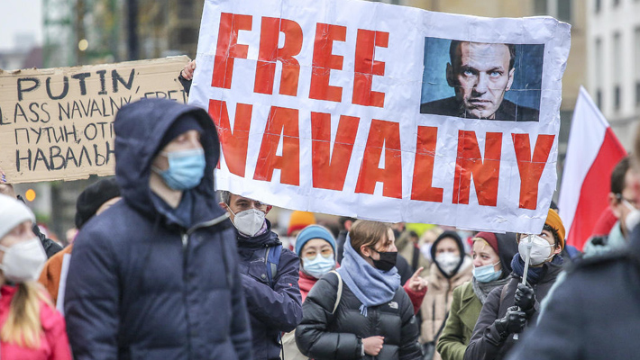 రష్యా సీనియర్ అధికారులకు అమెరికా షాక్