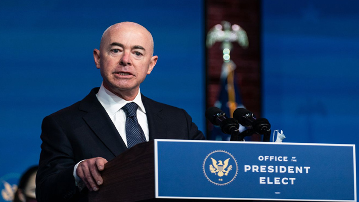 ట్రంప్ విడగొట్టిన కుటుంబాలను కలిపే పనిలో బైడెన్!