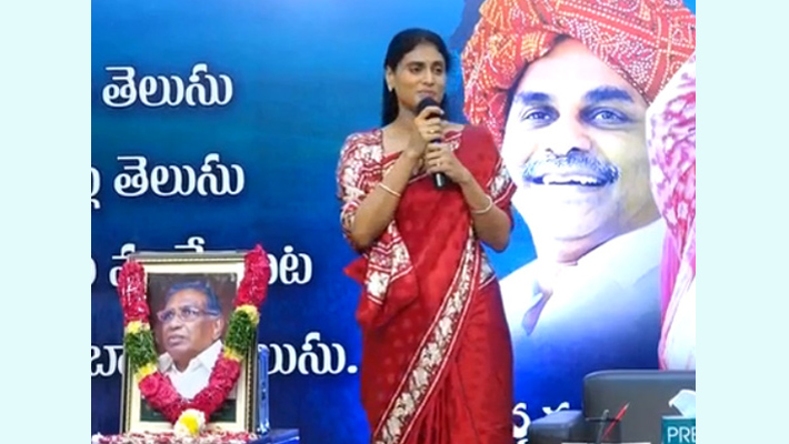 వైఎస్సార్ బతికుంటే వరంగల్ దూసుకుపోయేది : షర్మిళ