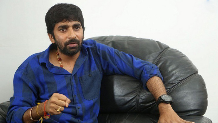 క్రాక్ డైరక్టర్ కు మరో బంపరాఫర్.. టర్మ్స్ అండ్ కండిషన్స్ అప్లై