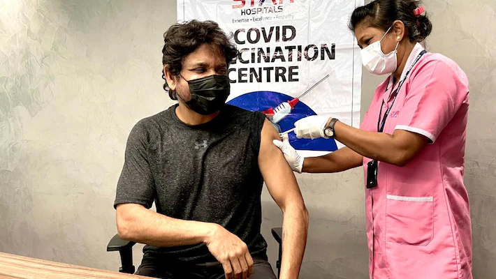 కొవిడ్ టీకా తీసుకున్న హీరో నాగార్జున