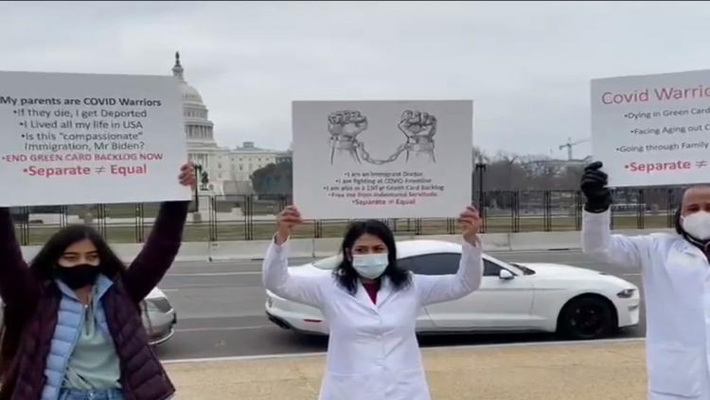 గ్రీన్‍కార్డుల కోసం భారతీయుల ధర్నా