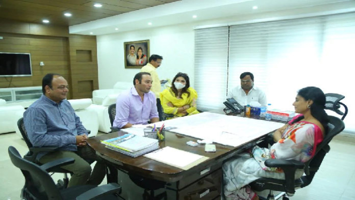 వైఎస్ షర్మిల పార్టీలోకి సానియా మీర్జా చెల్లెలు ?