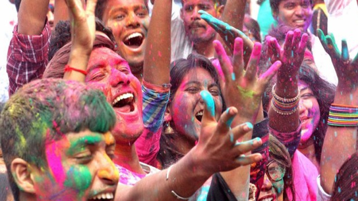 ఆ రెండు రాష్ట్రాల్లో హోలీ వేడుకలు నిషేదం