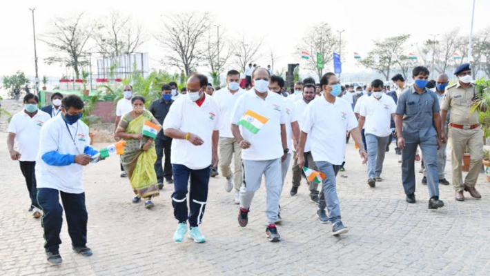Azadi Ka Amruth Mahotsav Run flagged off by Somesh Kumar