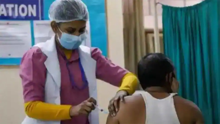 కరోనా టీకా పంపిణిపై.. కేంద్రం కీలక నిర్ణయం