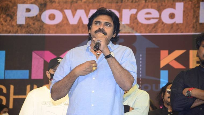 పాలిటిక్స్ కు ‘వకీల్ సాబ్’ లాజిక్! పాలిటిక్స్ కు ‘వకీల్ సాబ్’ లాజిక్!