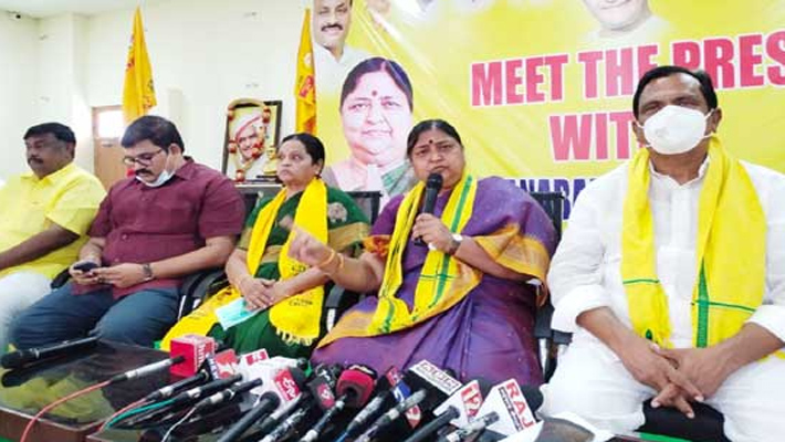 బీజేపీకి వత్తాసు పలుకుతున్న… వైకాపాకు