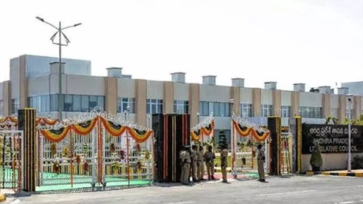 ఏపీ సచివాలయంలో కరోనా కల్లోలం… 50 మందికి పైగా ఏపీ సచివాలయంలో కరోనా కల్లోలం… 50 మందికి పైగా