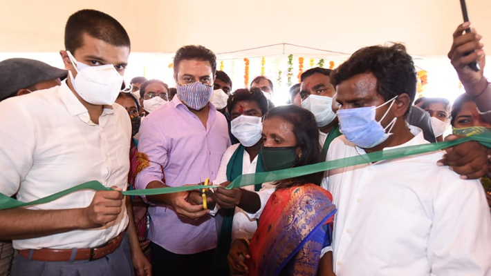 దమ్ముంటే అభివృద్ధిలో పోటీపడండి : మంత్రి కేటీఆర్ దమ్ముంటే అభివృద్ధిలో పోటీపడండి : మంత్రి కేటీఆర్