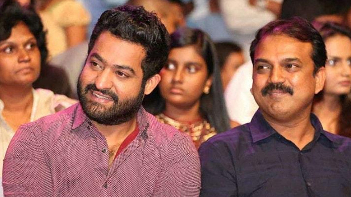 ఎన్టీఆర్30 కు పొలిటికల్ టచ్ ఇవ్వనున్నాడా..?