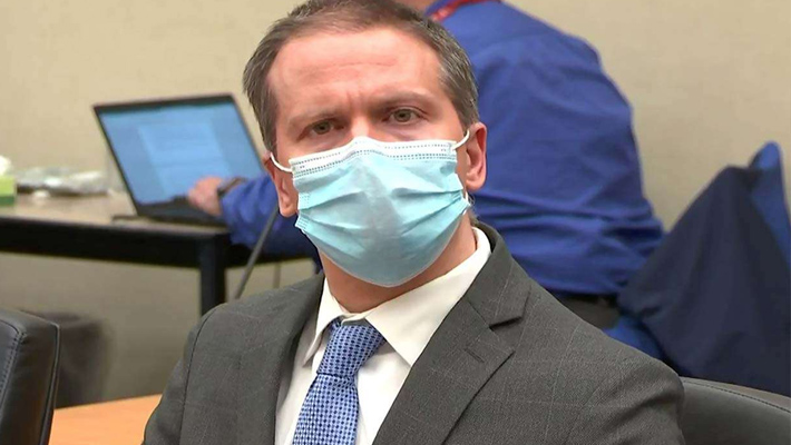 ఫ్లాయిడ్ మృతి కేసులో.. పోలీసు అధికారే దోషి!