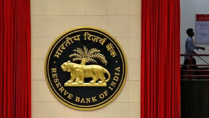 అమెరికన్ ఎక్స్ప్రెస్ పై ఆర్బీఐ కొరడా అమెరికన్ ఎక్స్ప్రెస్ పై ఆర్బీఐ కొరడా