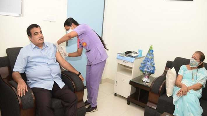 కొవిడ్‍ టీకా తీసుకున్న కేంద్ర మంత్రి