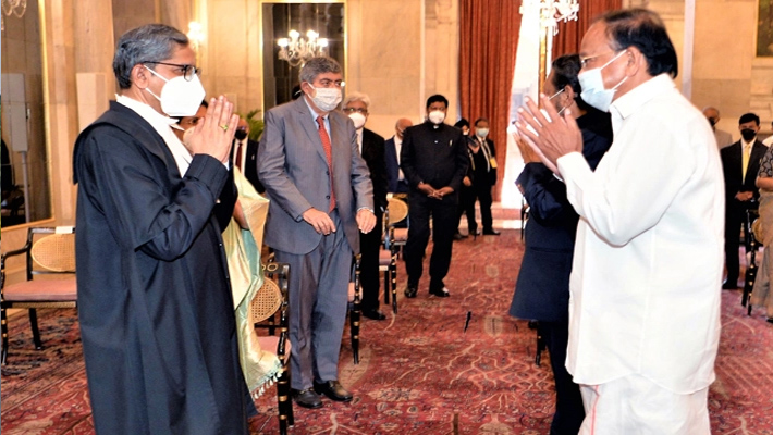 దేశ అత్యున్నత పదవుల్లో.. ఇద్దరు తెలుగువాళ్లు