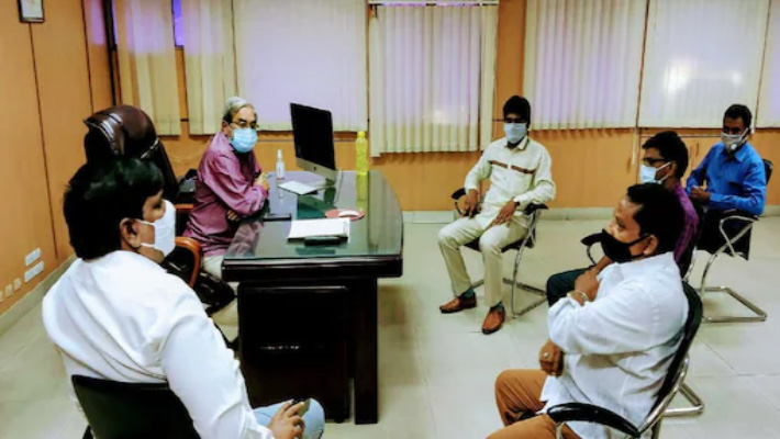 కరోనాతో మరణించిన….జర్నలిస్టుల కుటుంబాలకు ఆర్థిక సాయం