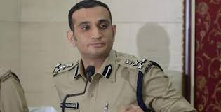 అకున్ కు బెదిరింపు కాల్స్.. సెక్యురిటీ పెంపు