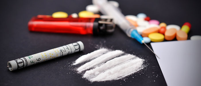 డ్రగ్స్ రవాణా, తీసుకోవడాన్ని కేంద్ర ప్రభుత్వం నిషేధించింది