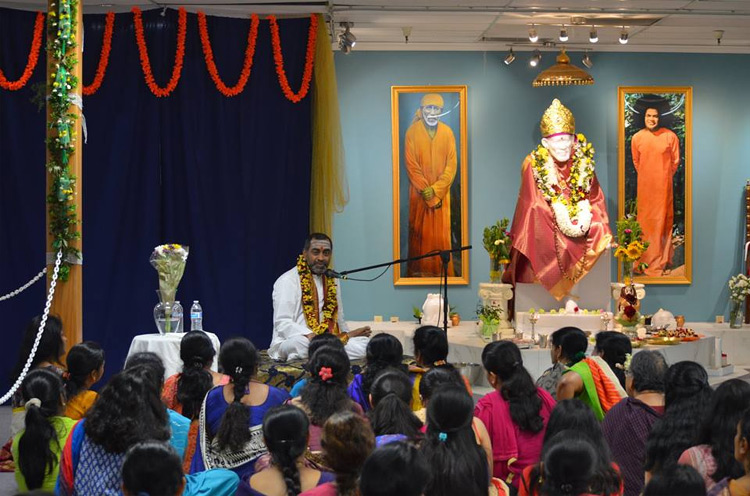 శాక్రమెంటో లో ప్రవచనం  తో ఆకట్టుకున్న సామవేదం షణ్ముఖ శర్మ