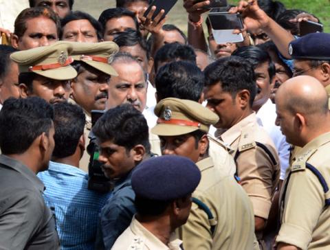 ముద్రగడ హౌస్ అరెస్ట్