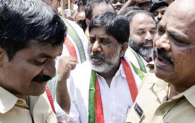 నిరసన హక్కు కరువు