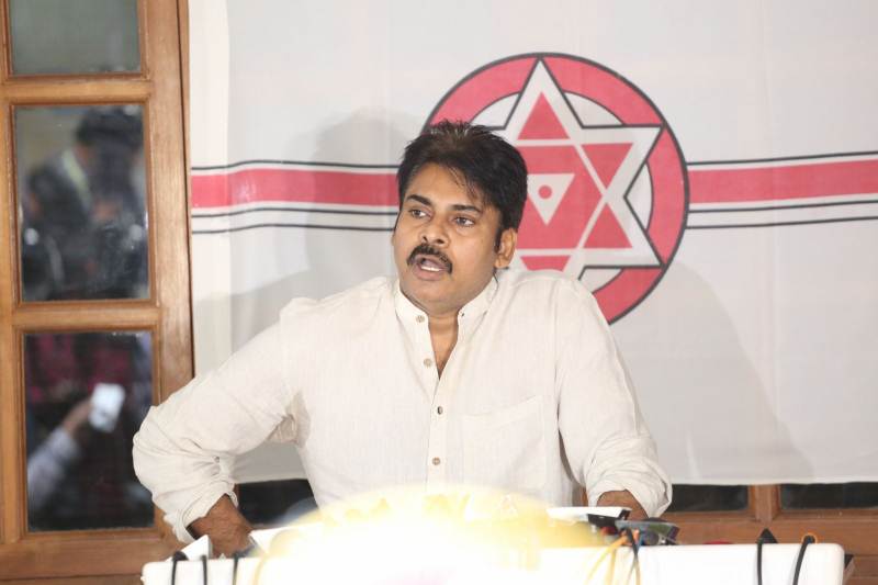 విరాళాలు అడిగినవాళ్ల వివరాలివ్వండి