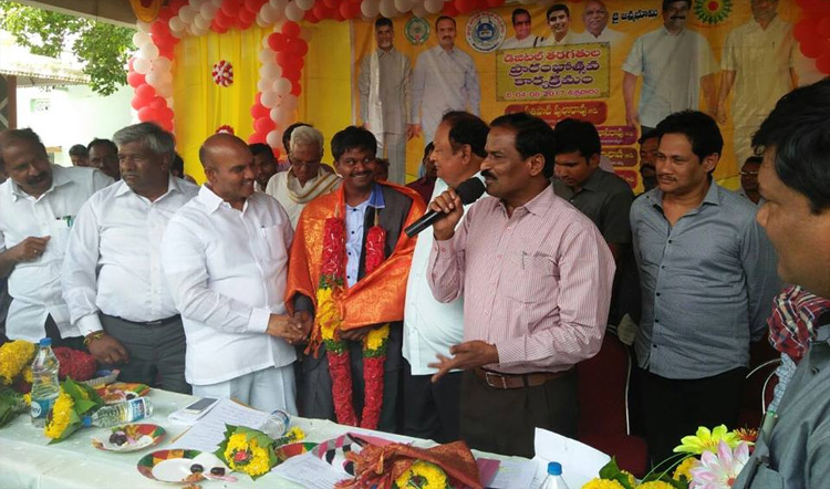 డిజిటల్ తరగతుల ఏర్పాటుకు ముందుకు వస్తున్న ఎన్నారైలు – జయరామ్ కోమటి