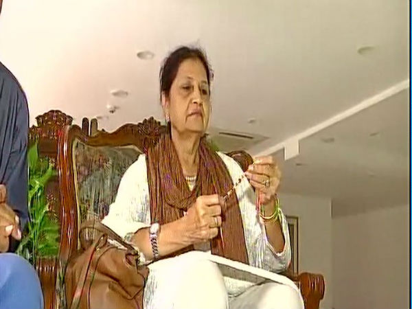 20 ఏళ్ల నుంచి మోడీకి రాఖీ కడుతున్న పాక్‌ మహిళ