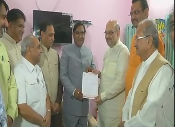 ఎమ్మెల్యేగా రాజీనామా చేసిన అమిత్ షా ఎమ్మెల్యేగా రాజీనామా చేసిన అమిత్ షా