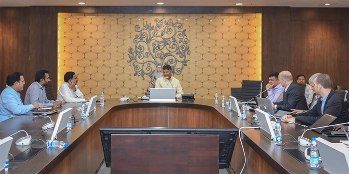 CM reviews Amaravathi housing plans for judiciary and government staff