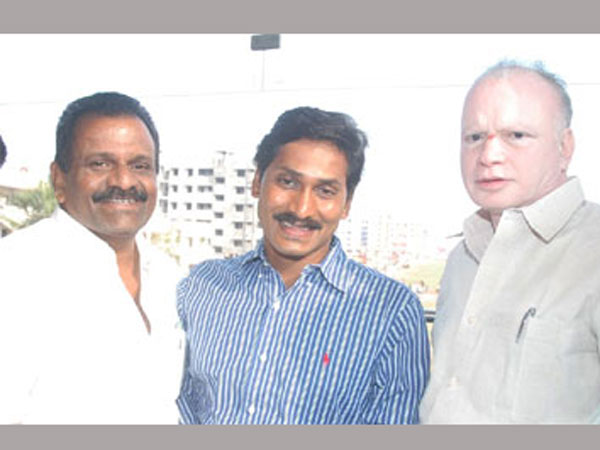 వైకాపాకు మరో షాక్.. టీడీపీలో చేరనున్న కీలకనేత అవసరార్దమా..