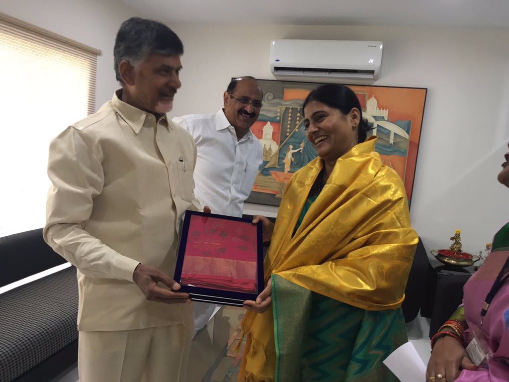 రాష్ట్రంలో పాలన సరైన వ్యక్తి చేతిలోనే : కేంద్ర మంత్రి