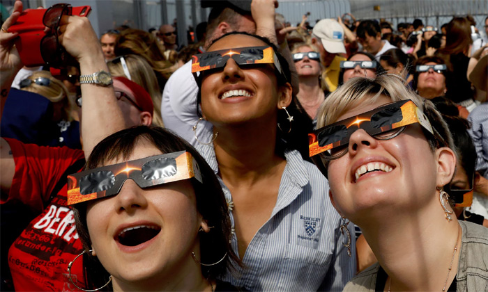 అమెరికాలో సంపూర్ణ సూర్య గ్రహణం…