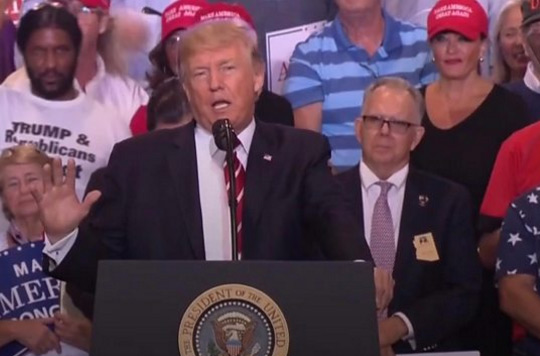 ప్రభుత్వాన్ని మూసేసైనా గోడ కడతా!